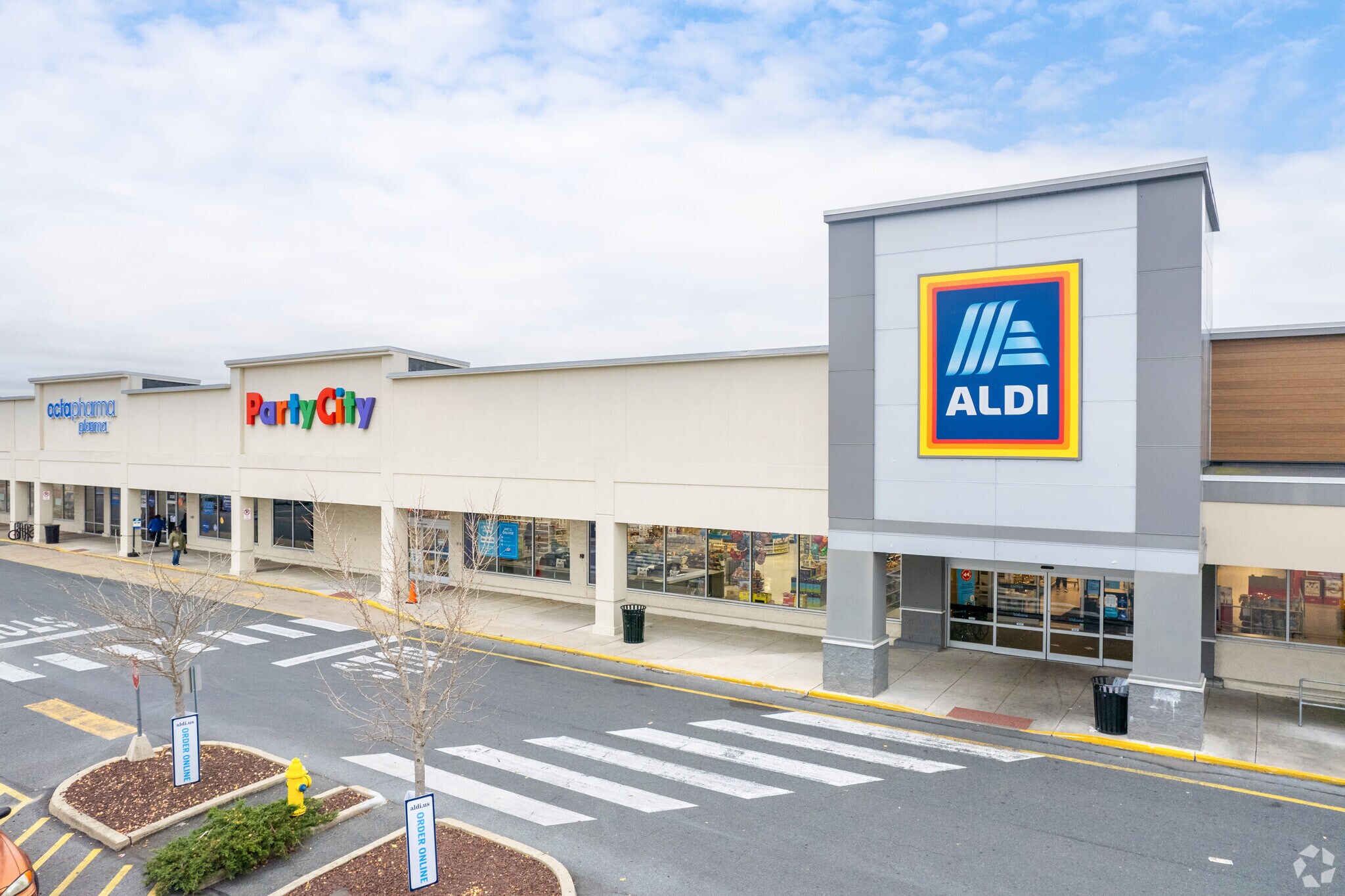 2520-2590 Macarthur Rd, Whitehall, PA for sale Primary Photo- Image 1 of 1