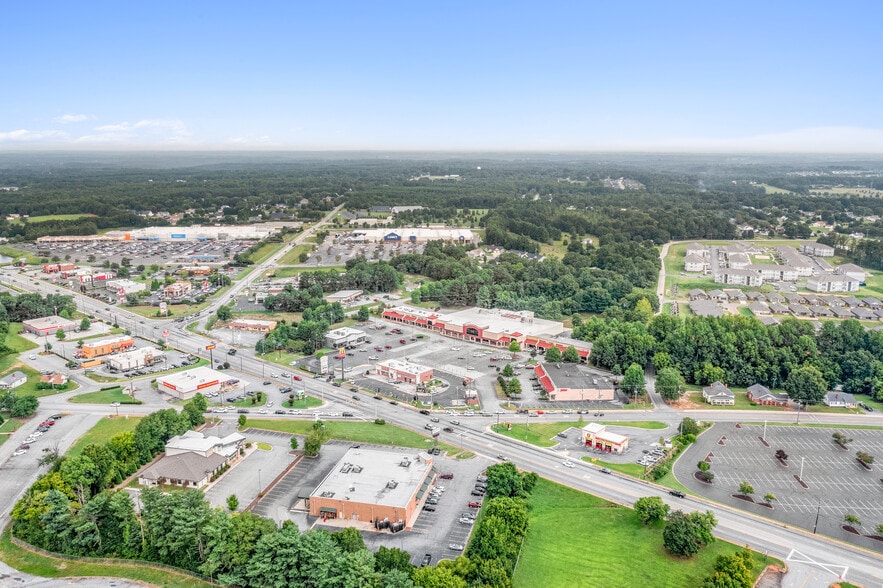 3720 Boiling Springs Rd, Boiling Springs, SC 29316 Cypress Shopping