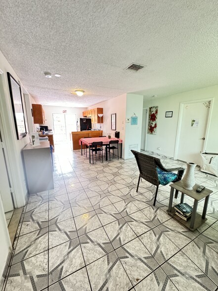 1112 NE 5th Ave, Fort Lauderdale, FL for sale - Interior Photo - Image 3 of 14