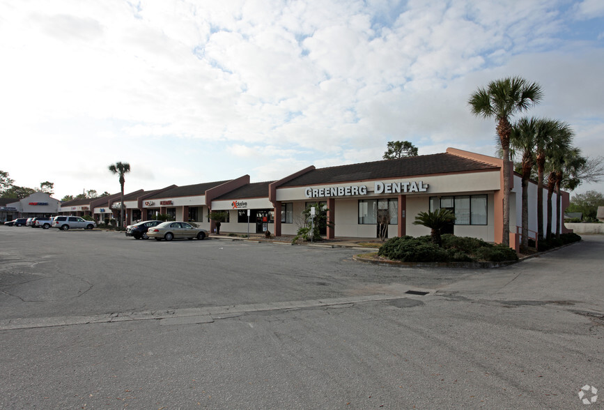 861-927 E Semoran Blvd, Casselberry, FL for lease - Primary Photo - Image 2 of 3