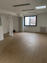 Office in Paris for lease Interior Photo- Image 1 of 7