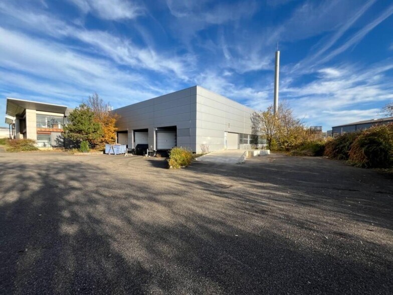 74 Rue Elisée Reclus, Décines-Charpieu for lease - Building Photo - Image 2 of 19