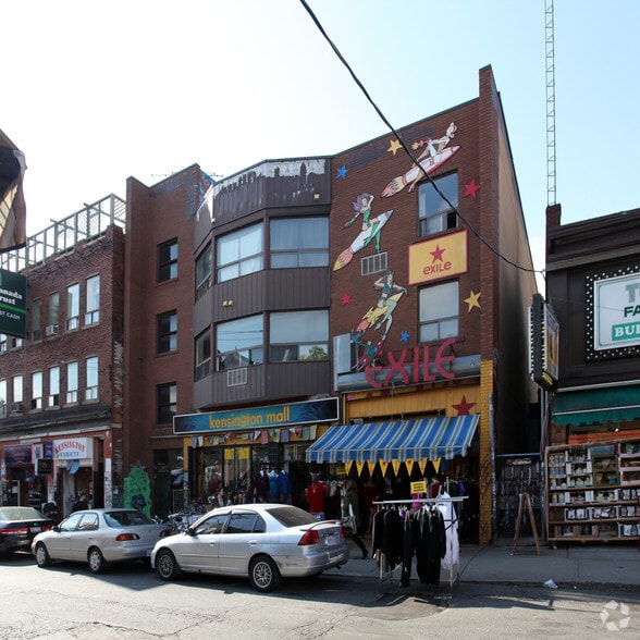 58-62 Kensington Ave, Toronto, ON for sale - Primary Photo - Image 1 of 3