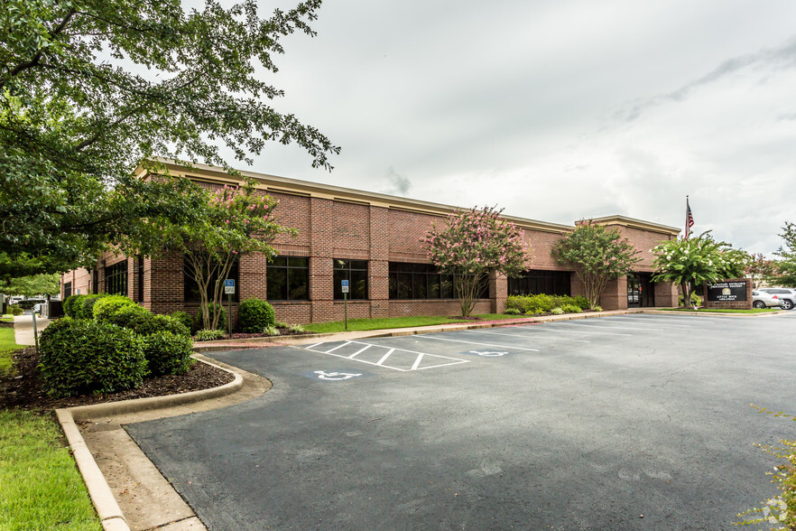 1520 Riverfront Dr, Little Rock, AR for lease - Primary Photo - Image 1 of 8