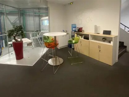 Industrial in Montigny-le-Bretonneux for sale - Building Photo - Image 2 of 9