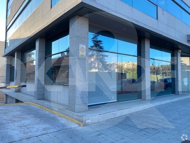 Retail in Toledo, Toledo for lease Interior Photo- Image 1 of 19