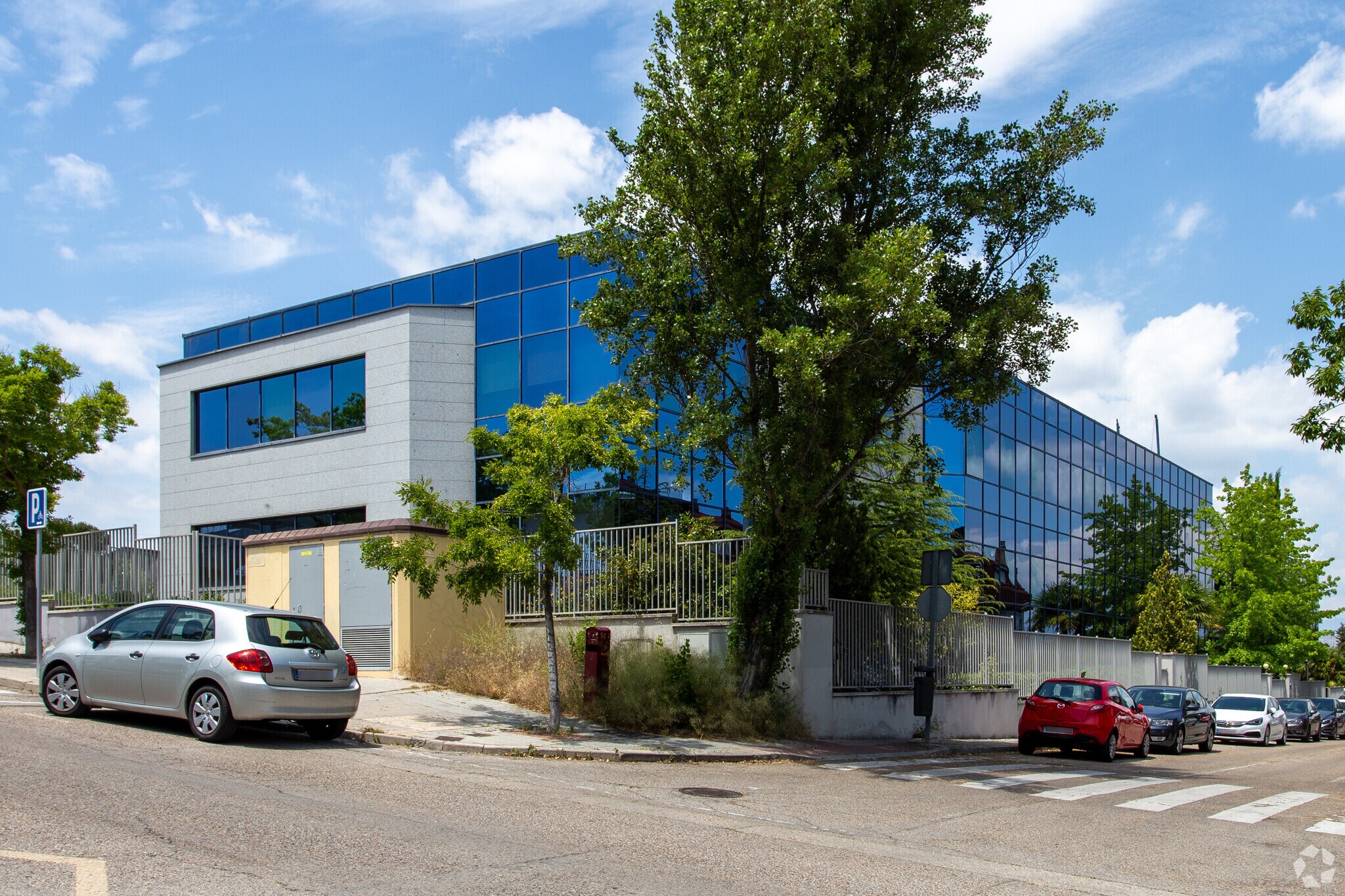 Office in Las Rozas de Madrid, Madrid for lease Primary Photo- Image 1 of 9
