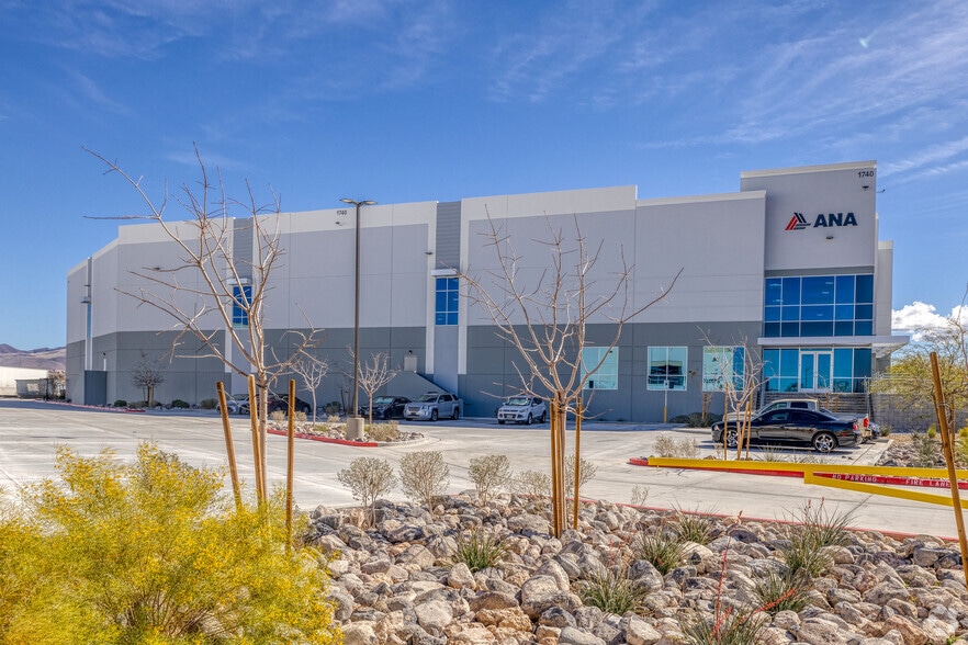 1740 Raiders Way, Henderson, NV for sale - Primary Photo - Image 1 of 1