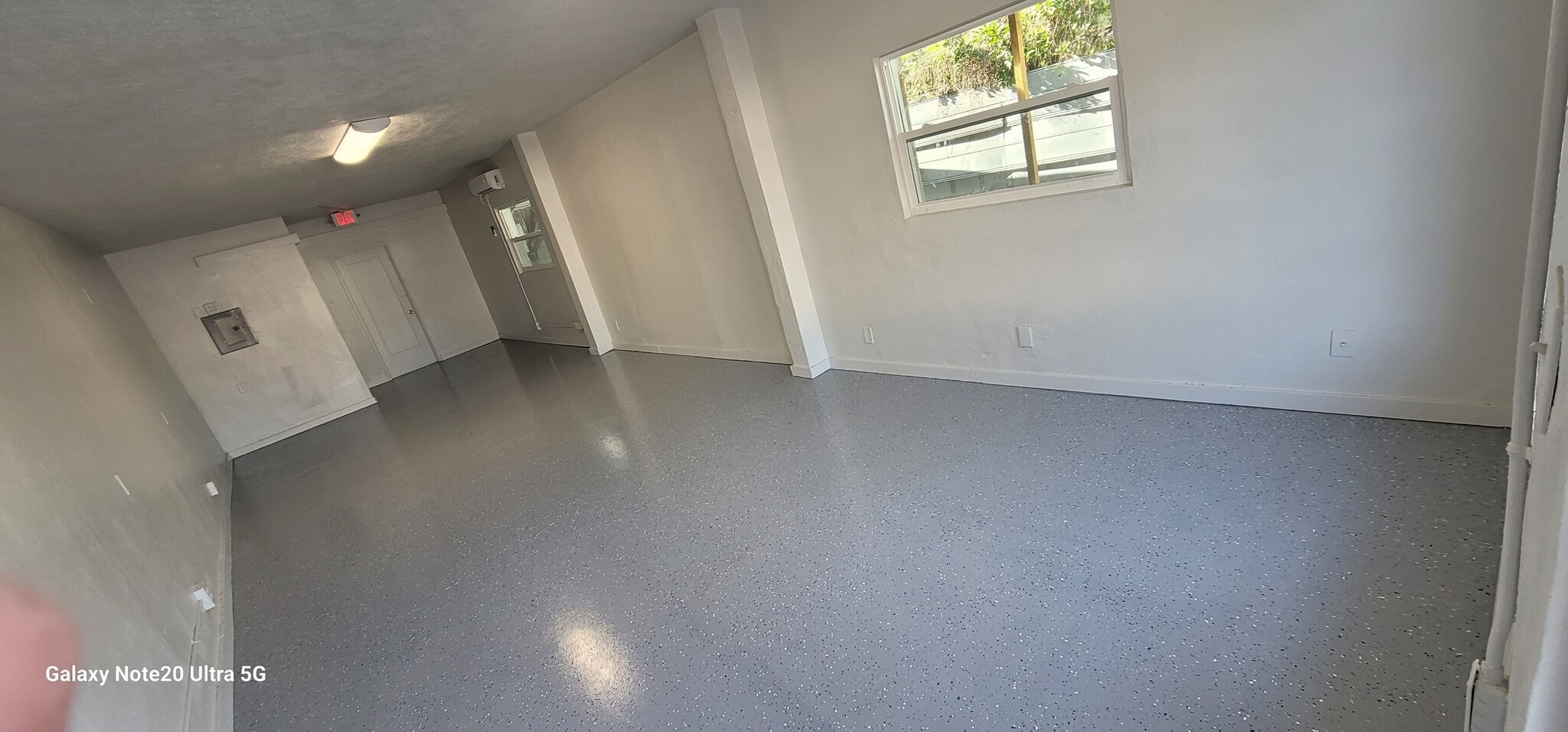 2400 25th St N, Saint Petersburg, FL for sale Interior Photo- Image 1 of 4
