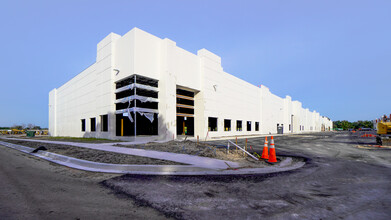 1290 Ocoee Apopka Rd, Ocoee, FL for lease Building Photo- Image 2 of 7