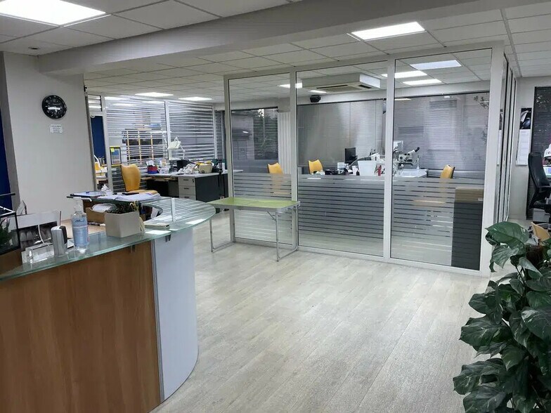 Office in Brest for sale - Interior Photo - Image 2 of 4