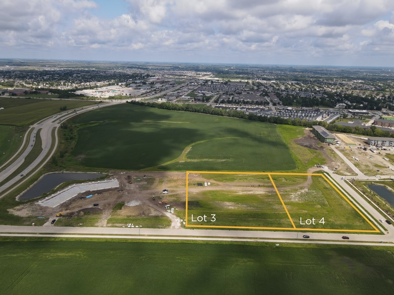 1205 SE Pleasant View Dr, Waukee, IA for sale - Primary Photo - Image 1 of 2