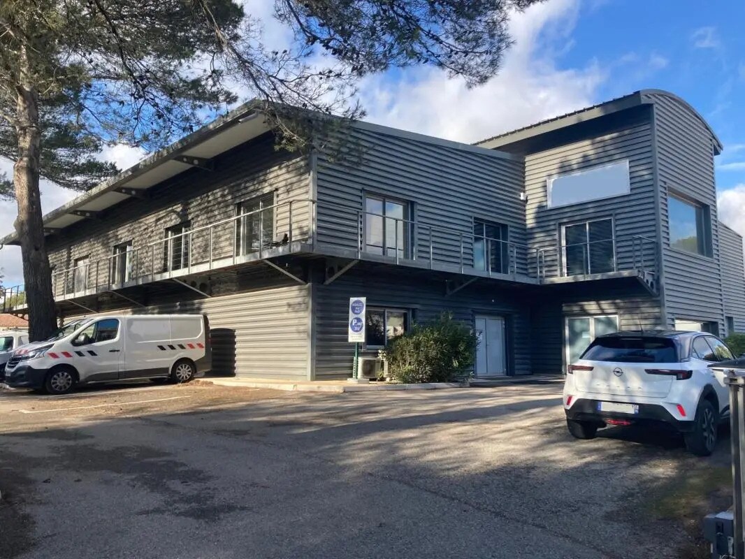 Industrial in Signes for lease Building Photo- Image 1 of 11