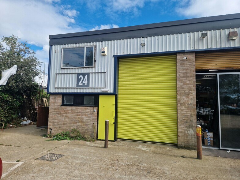 Limberline Spur, Portsmouth for lease - Building Photo - Image 2 of 7