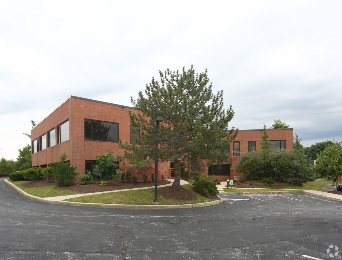 484 Norristown Rd, Blue Bell, PA 19422