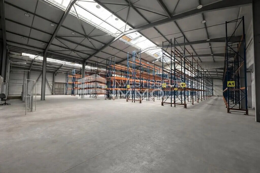 Location Bureaux 3 000 m² - Photo 1