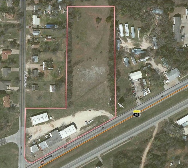 525 S College Dr, Keene, TX 76059