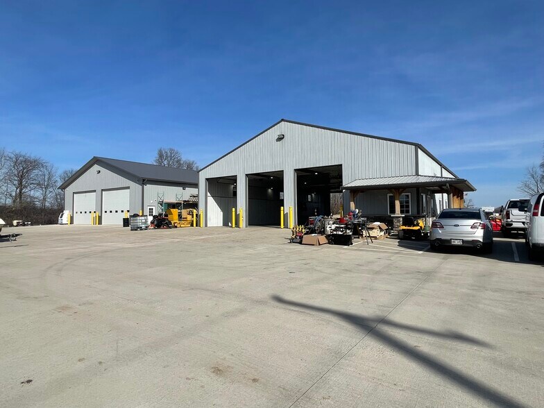 1521 Industrial Ave, Jefferson, WI for sale - Primary Photo - Image 1 of 19