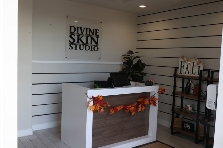 23410 Grand Reserve Dr, Katy, TX for lease - Building Photo - Image 3 of 25