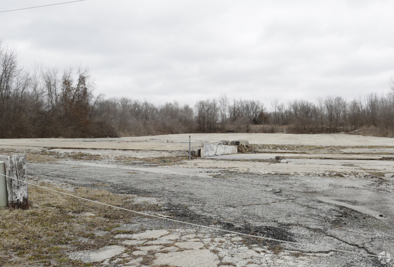 8301 NE 69th Hwy, Liberty, MO 64068