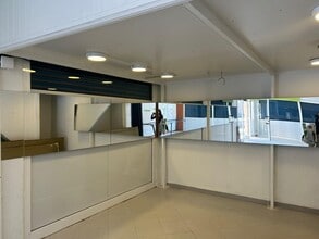 Retail in Sant Andreu de la Barca, Barcelona for lease Interior Photo- Image 2 of 6