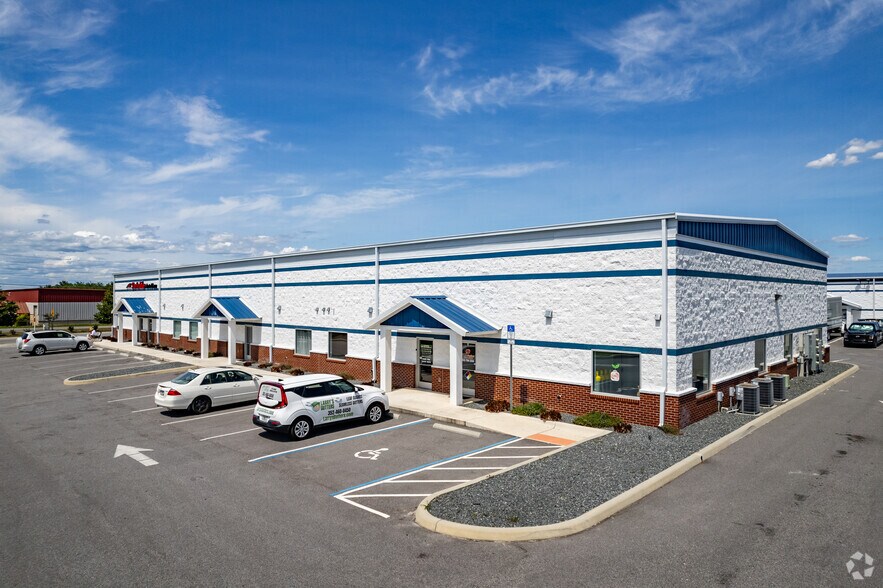 1720 Leesburg Commons Ct, Leesburg, FL for sale - Primary Photo - Image 1 of 20