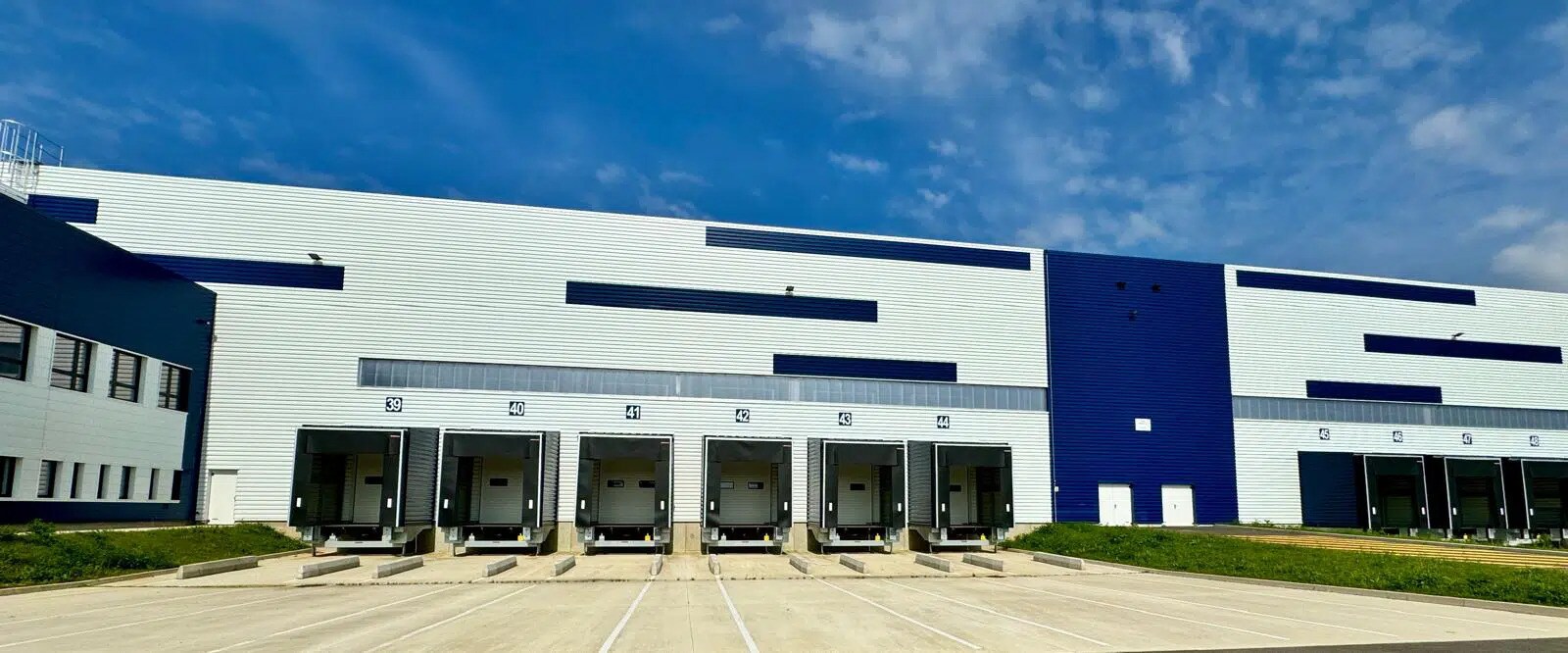 Industrial in Villenoy for lease Building Photo- Image 1 of 5