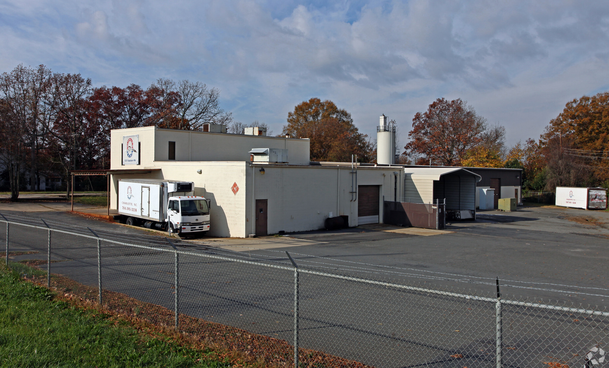 311-333 Oakdale Rd, Charlotte, NC for sale Primary Photo- Image 1 of 19