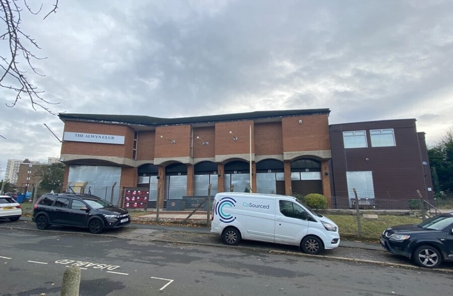 8 Alwyn Close, Croydon for sale - Building Photo - Image 1 of 1