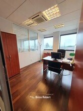 Office in Dardilly for sale Interior Photo- Image 2 of 11