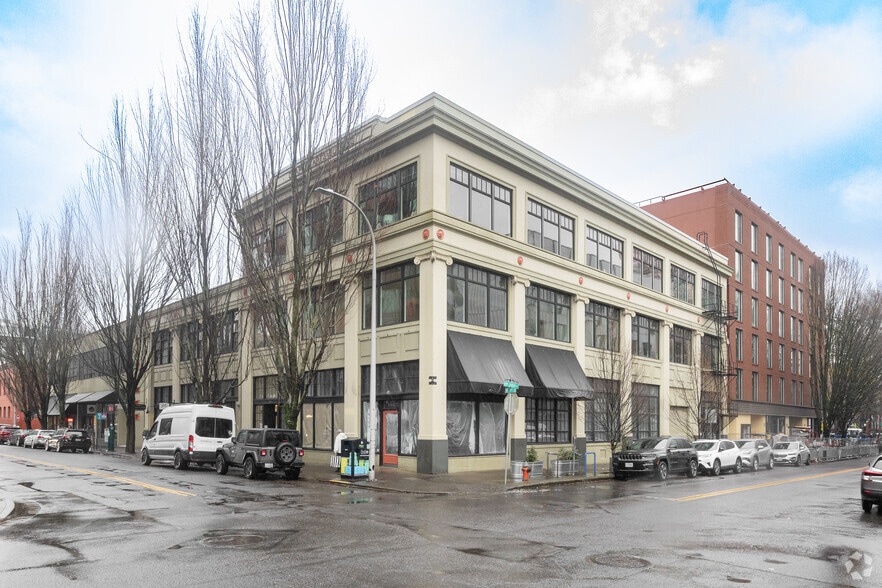 102-120 NW Ninth Ave, Portland, OR for lease - Primary Photo - Image 1 of 6