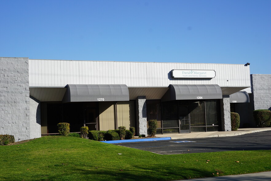 1200-1242 N San Dimas Canyon Rd, San Dimas, CA for lease - Building Photo - Image 1 of 7