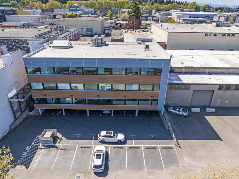 4241 21st Ave W, Seattle, WA for sale - Building Photo - Image 3 of 34