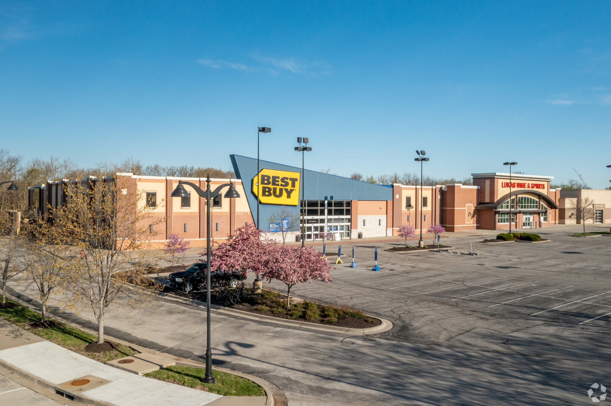 152 Highway & Flintlock Rd, Kansas City, MO for lease Building Photo- Image 1 of 8