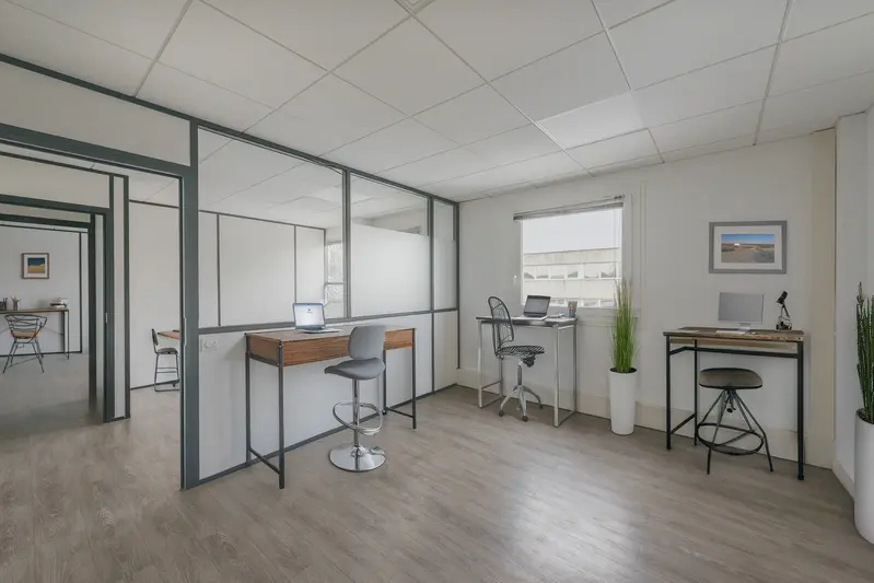 4 Route De Gisy, BIÈVRES for lease Interior Photo- Image 1 of 3