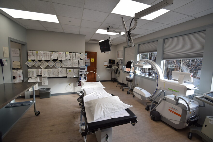 1475 SW Chandler Ave, Bend, OR for lease - Interior Photo - Image 2 of 8