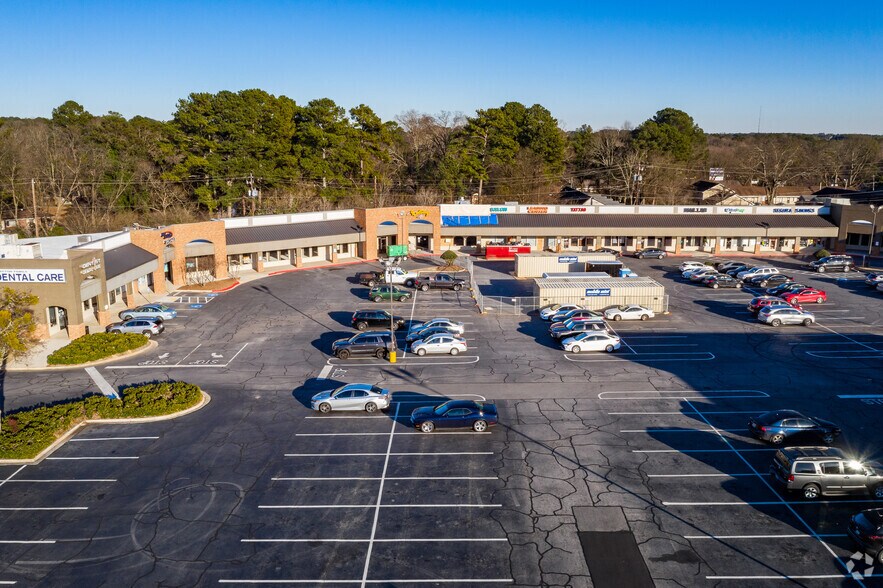 6570 Tara Blvd, Jonesboro, GA 30236 Busy Shopping Center With Space