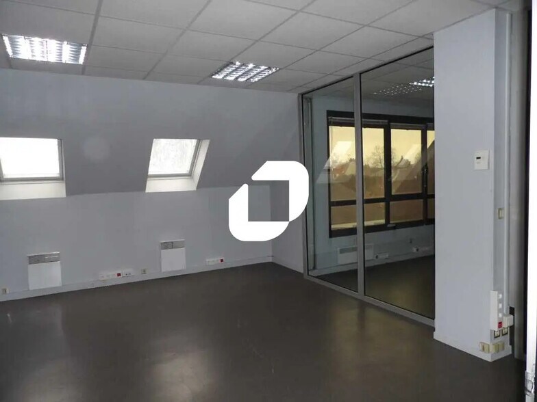 Office in Mantes-la-Jolie for sale - Building Photo - Image 3 of 8