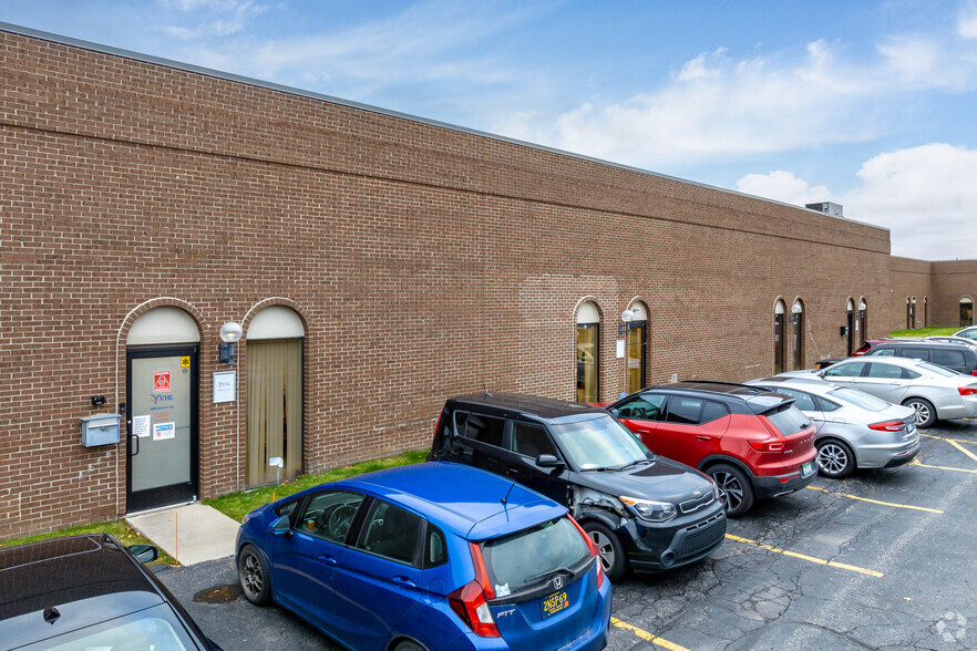 1307 Allen Dr, Troy, MI for lease - Building Photo - Image 2 of 5