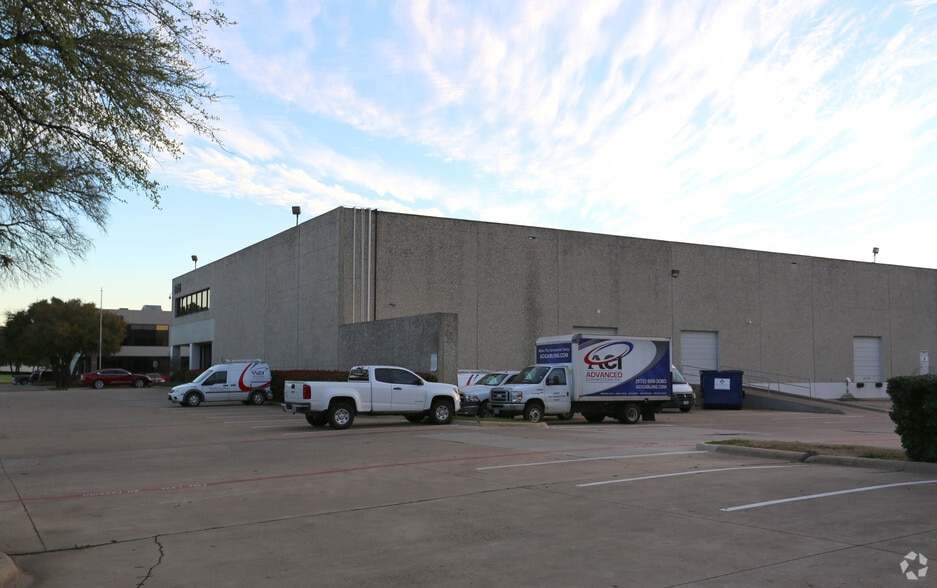 2015 McKenzie Dr, Carrollton, TX for lease - Building Photo - Image 3 of 3