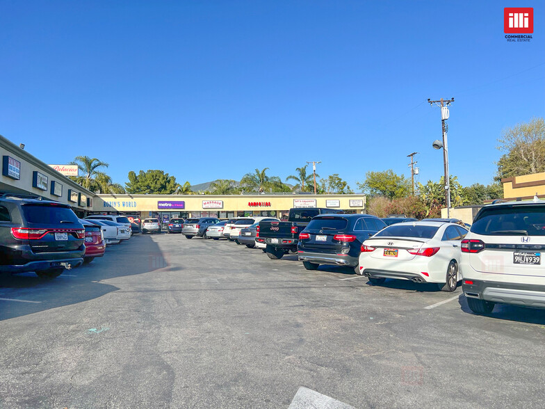 2027-2055 Glenoaks Blvd, San Fernando, CA for lease - Building Photo - Image 2 of 4