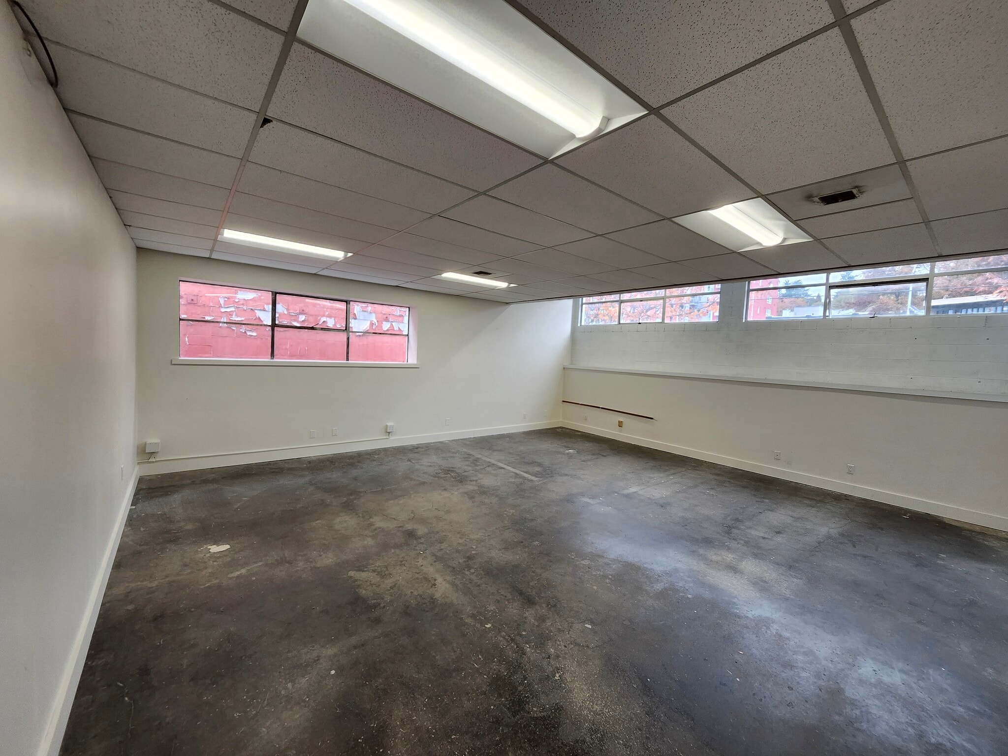 1128 Poplar Pl S, Seattle, WA for lease Interior Photo- Image 1 of 2