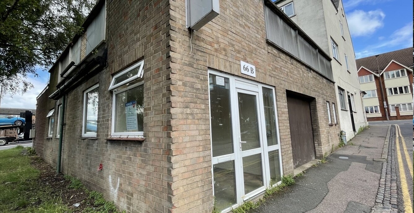 6668 Bromham Rd, Bedford, BDF MK40 2QH