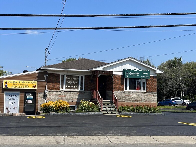 795-797 Boul Saint-Antoine, St-Jérôme, QC for sale - Primary Photo - Image 1 of 2