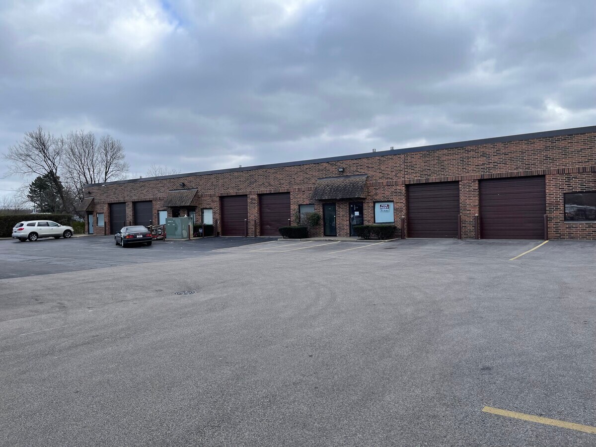 501565 N Wolf Rd, Wheeling, IL 60090 Wolf Rd Offices