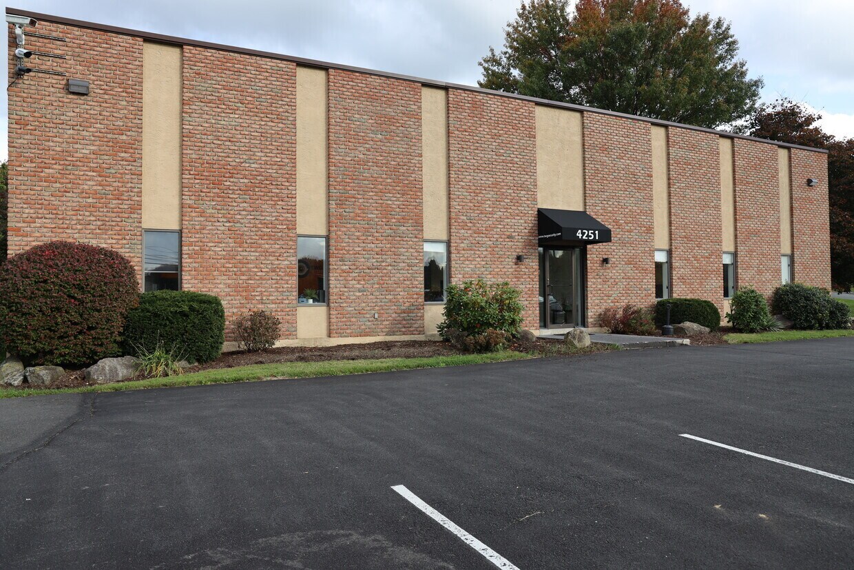 4251 Chestnut St, Emmaus, PA 18049