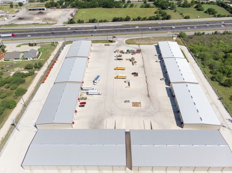 3943 S Interstate 35, New Braunfels, TX for lease - Building Photo - Image 2 of 11