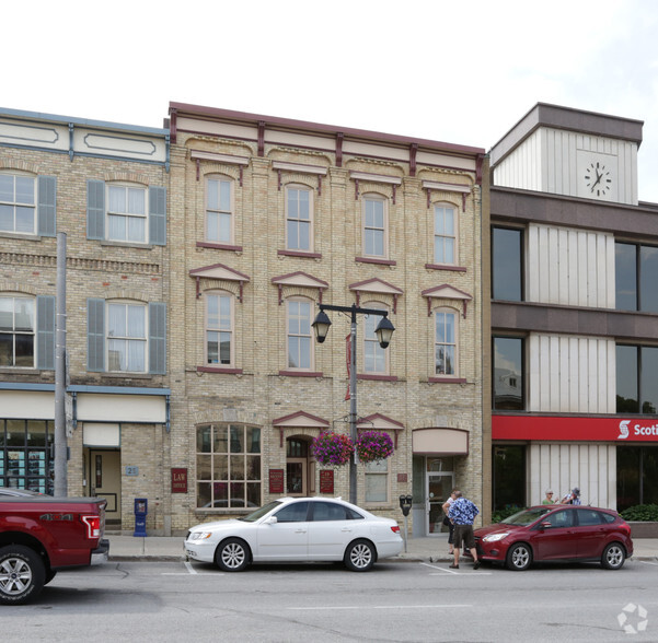 17-25 Ontario St, Stratford, ON for lease - Building Photo - Image 2 of 2