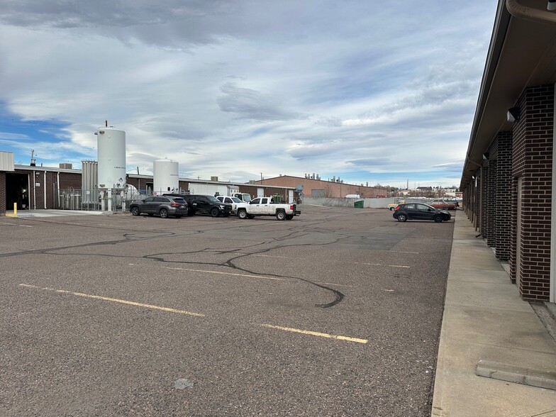 821-865 E 73rd Ave, Denver, CO for lease - Building Photo - Image 2 of 3
