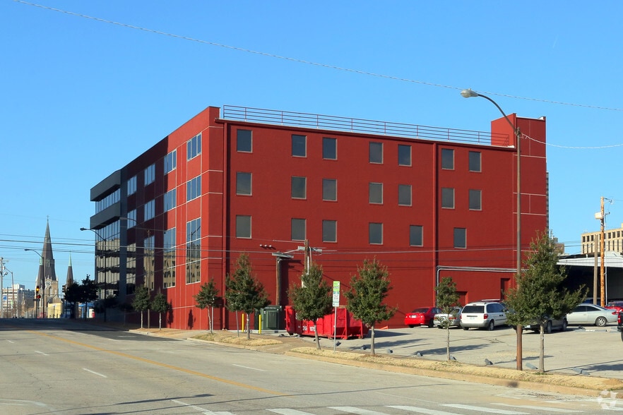 823 S Detroit Ave, Tulsa, OK for sale - Building Photo - Image 2 of 6